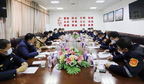 宜都市委副書記、市長李澤剛一行到楚星公司開展“千名干部進千企”服務活動(圖1)
