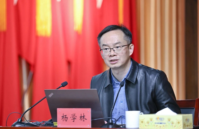 集團(tuán)黨委理論學(xué)習(xí)中心組開(kāi)展儲(chǔ)能產(chǎn)業(yè)專(zhuān)題學(xué)習(xí)(圖2)