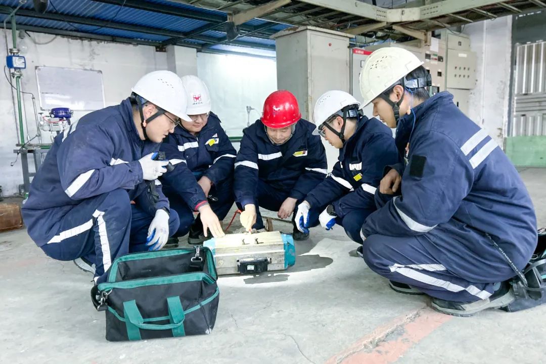 喜訊！股份公司PVC電儀維護(hù)班、消防班榮獲此項(xiàng)榮譽(yù)(圖2)