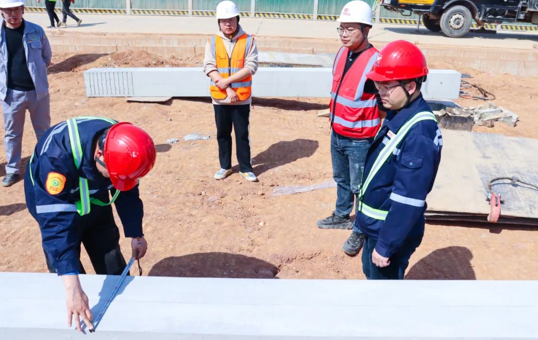 工程建設(shè)跑出加速度！磷化工項(xiàng)目預(yù)制管廊開始安裝(圖3)